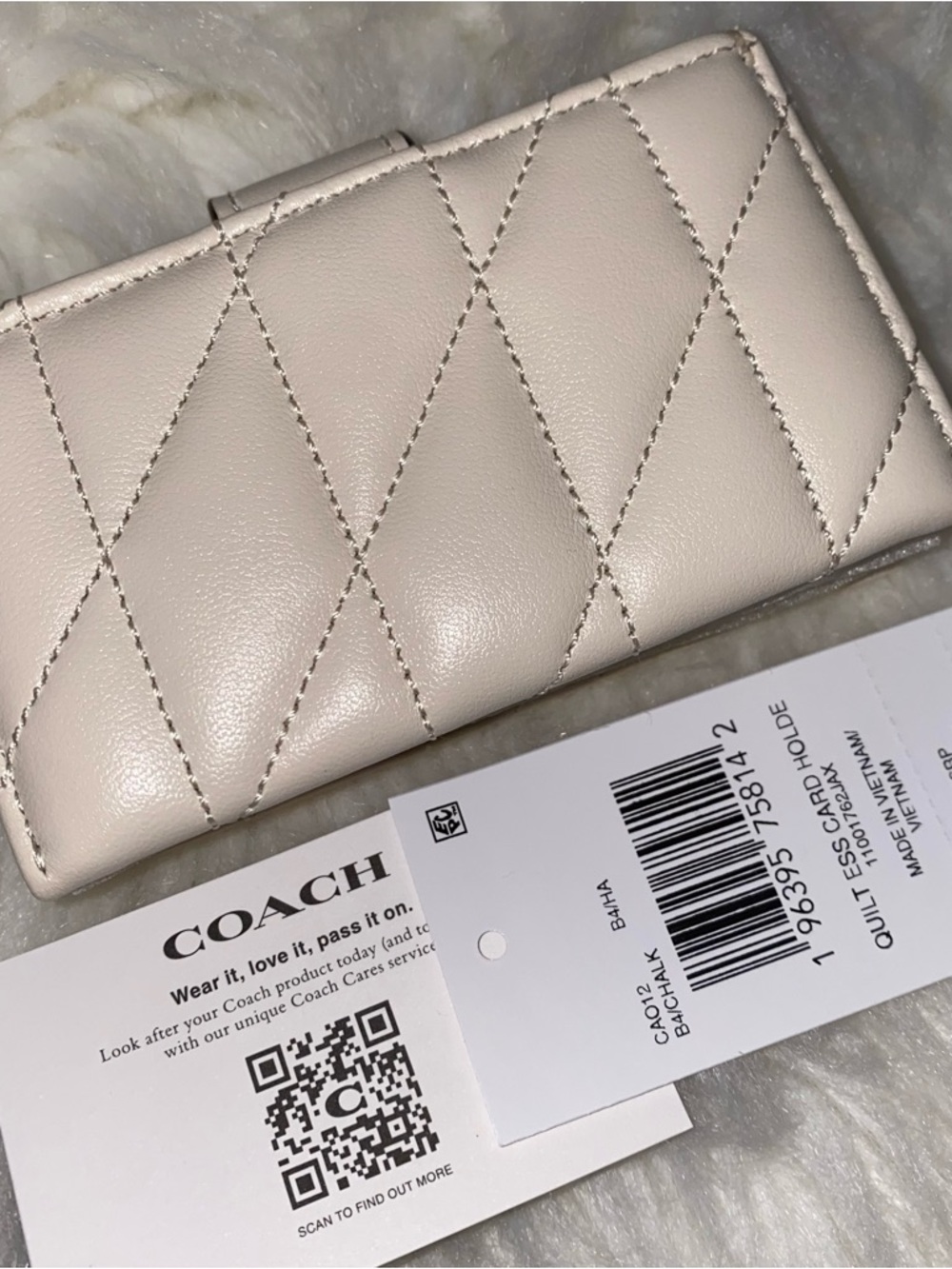 Coach Essential Multi Card Holder With Pillow Quilting Chalk New - Picture 3 of 7